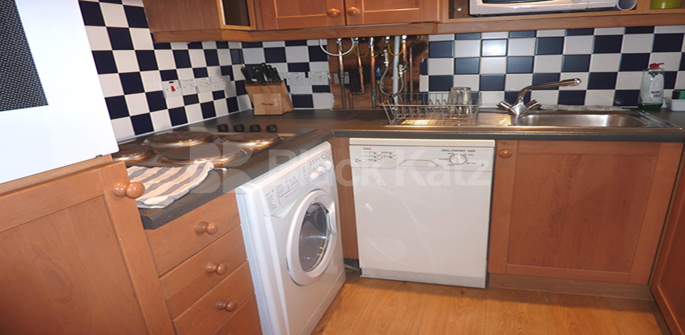 			CENTRAL ZONE 1 LOCATION!, 1 Bedroom, 1 bath, 1 reception Flat			 Crawford Place, EDGWARE ROAD